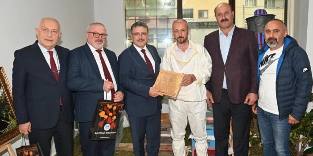 Trabzon balda marka haline gelecek! Ağasar balı için toplanıldı