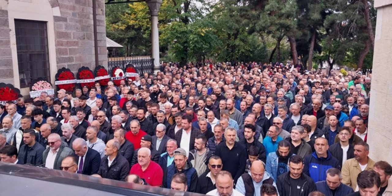Trabzon'un "Paşa Hocası" Mustafa Akar son yolculuğuna uğurlandı
