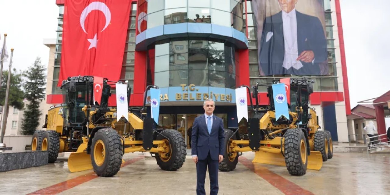 Yomra Belediyesi'ne 2 adet 35 milyonluk greyder!