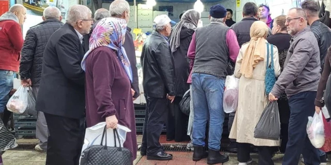 Vatandaşlar hamsi ve istavrit için yarıştı! İşte fiyatlarda son durum