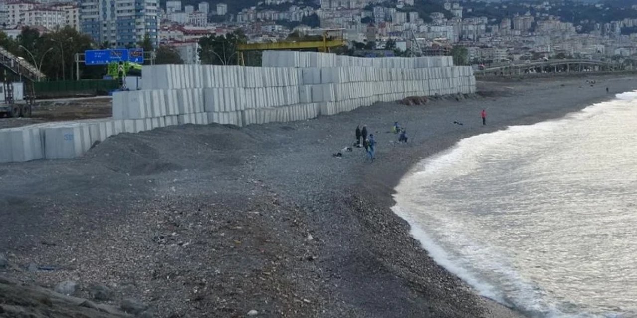 Trabzon sahilinde dev bloklar merak uyandırdı! İşte yapılan çalışmanın amacı