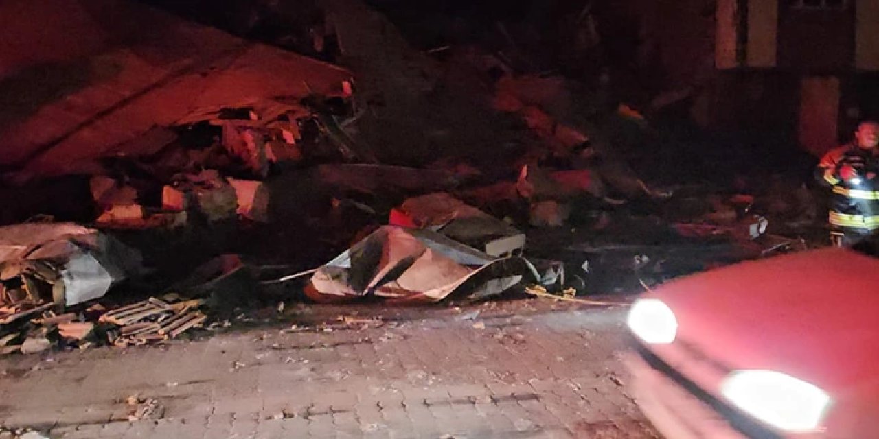 Bakan Yerlikaya açıkladı! Balıkesir Sındırgı'daki depremde can kaybı var mı? Kaç bina yıkıldı?