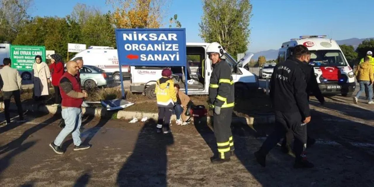 Tokat'ta işçi servisleri çarpıştı! 10 yaralı var