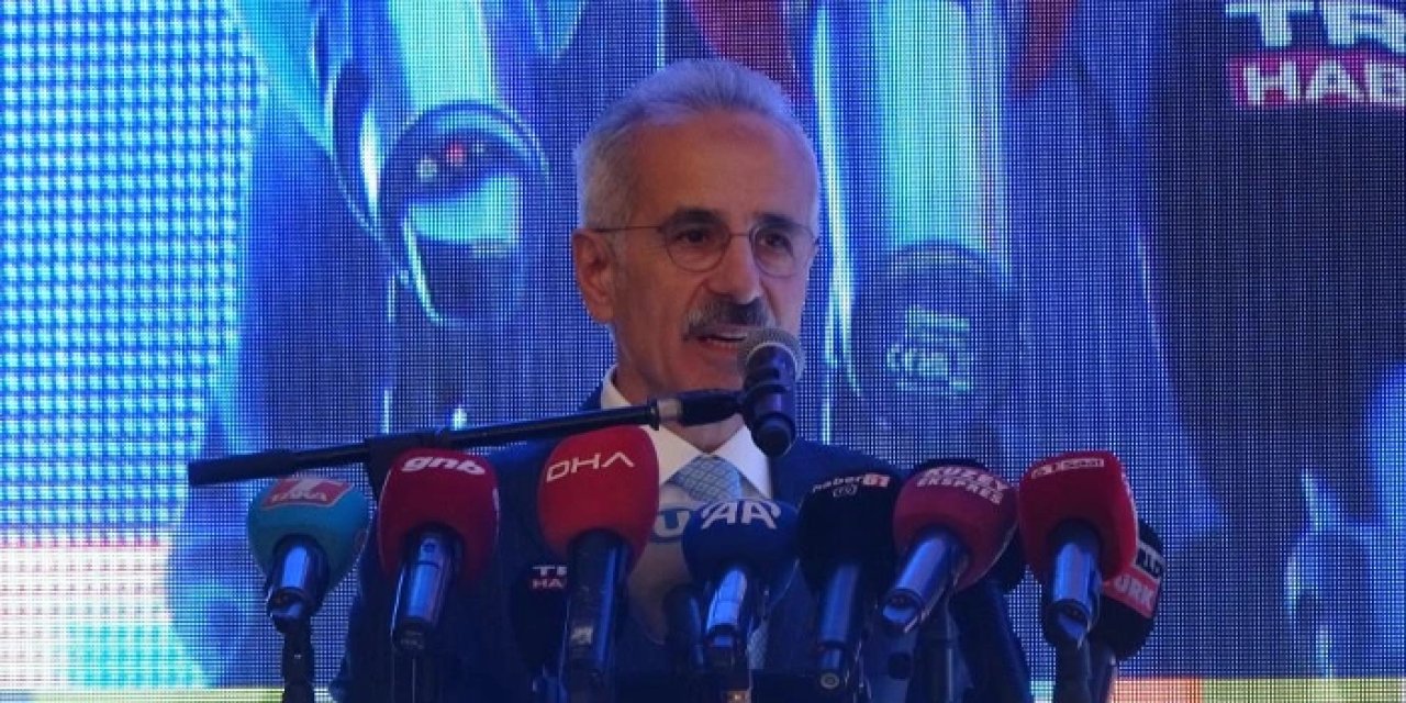 Bakan Uraloğlu "Trabzon dünya markası olacak" diyerek yapılacak projeleri tek tek açıkladı