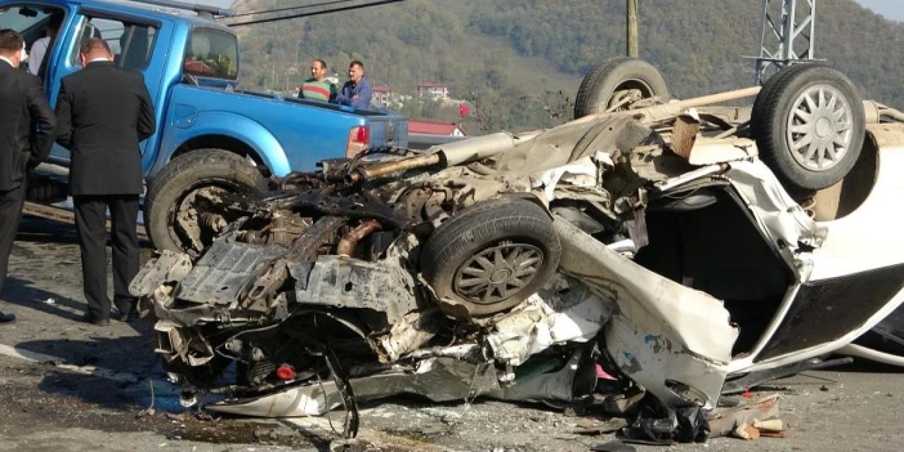 Ordu'da feci kaza: Baba öldü, oğlu ve sürücü ağır yaralı