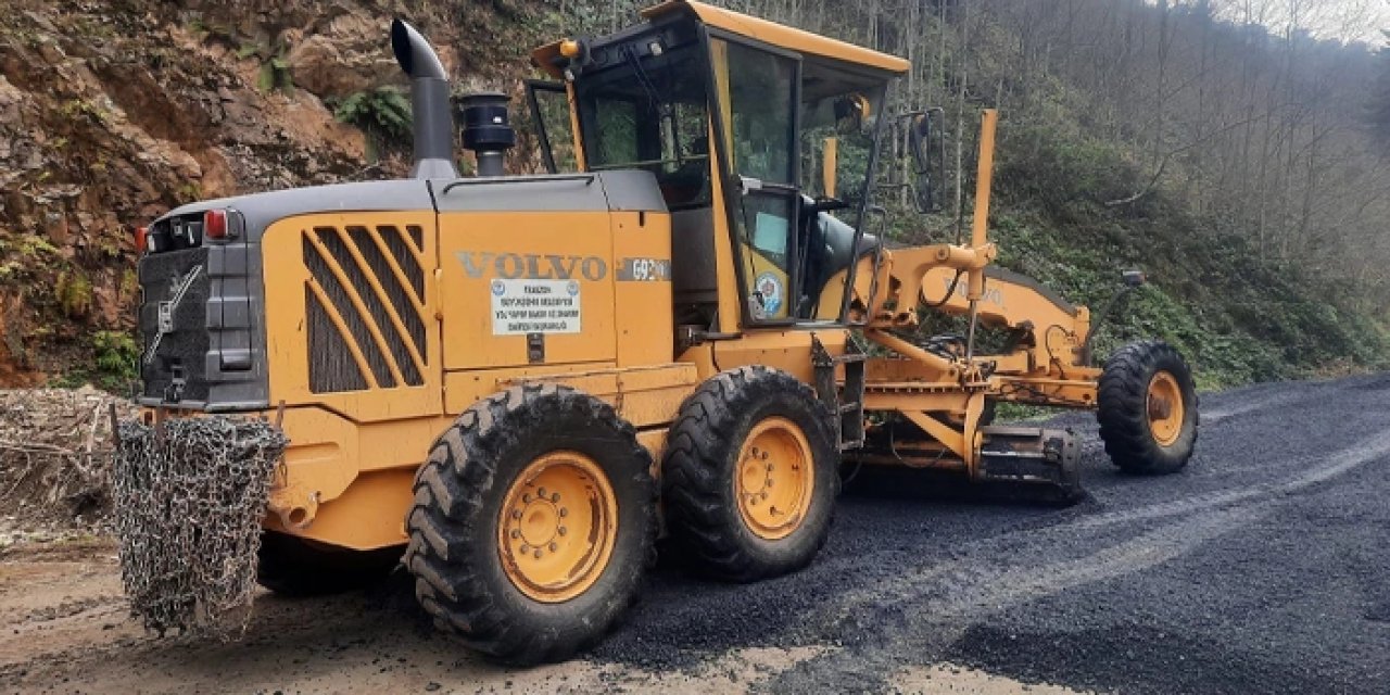 Trabzon Büyükşehir'den Eynesil Belediyesi'ne destek: İş makinesi hibe edildi