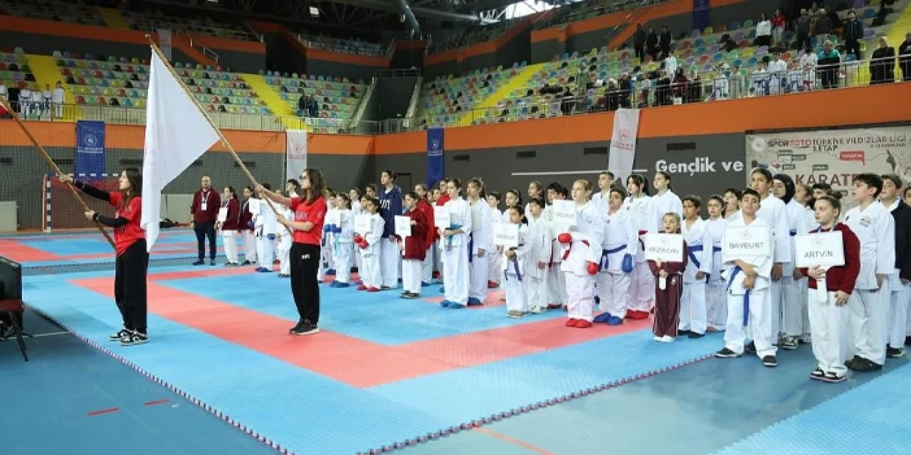 Yıldız Karateciler Trabzon’da tatamide buluştu: İlk etap heyecanı yaşandı