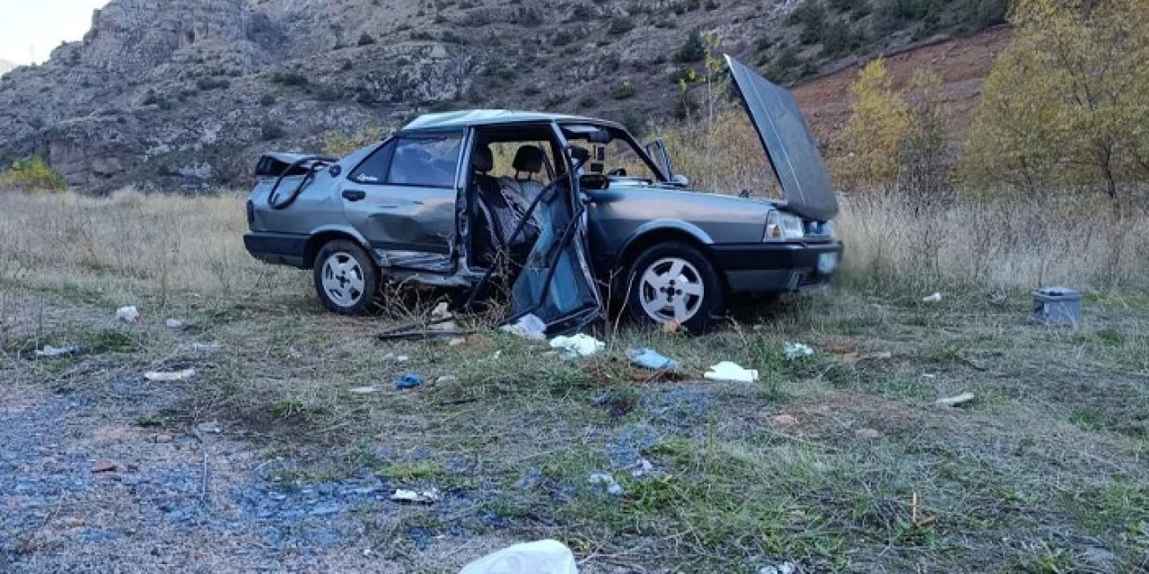 Gümüşhane'de tüneli kaçıran araç yan yoldan dönerken kaza yaptı! 4 yaralı var