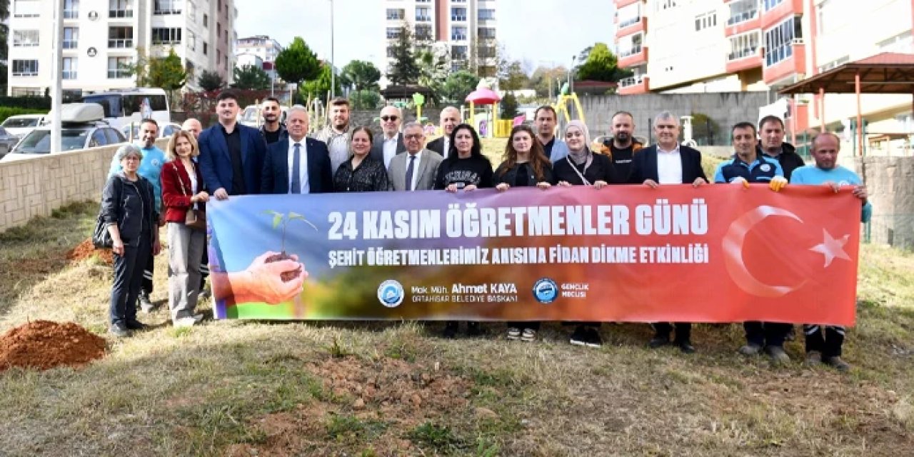 Trabzon'da şehit öğretmenler için fidanlar toprakla buluştu