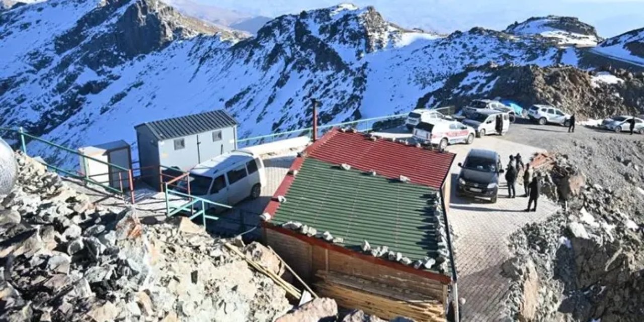 Trabzon-Bayburt sınırındaki Kırklar Dağı Mescidi yanmıştı! Harekete geçildi