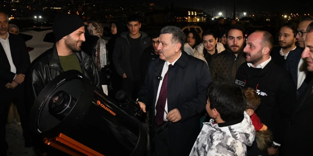 Trabzon'da "soğuk ay" gözlemi gençlere büyük heyecan yaşattı