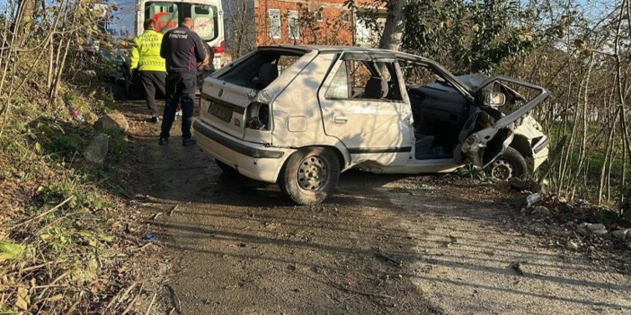 Ordu'da otomobil fındık bahçesine devrildi! Anne ve kızı yaralandı