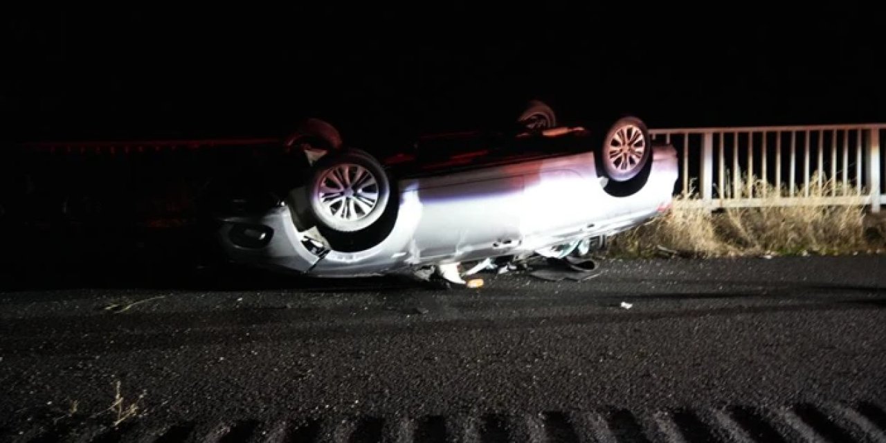 Gümüşhane'de otomobil karşı şeride geçip takla attı: 5 yaralı var