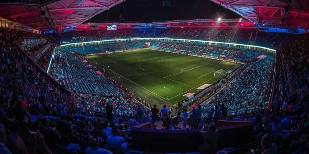 Trabzonspor - Beşiktaş maçına yetenek avcılarından yoğun ilgi! Tribünden takip edecekler