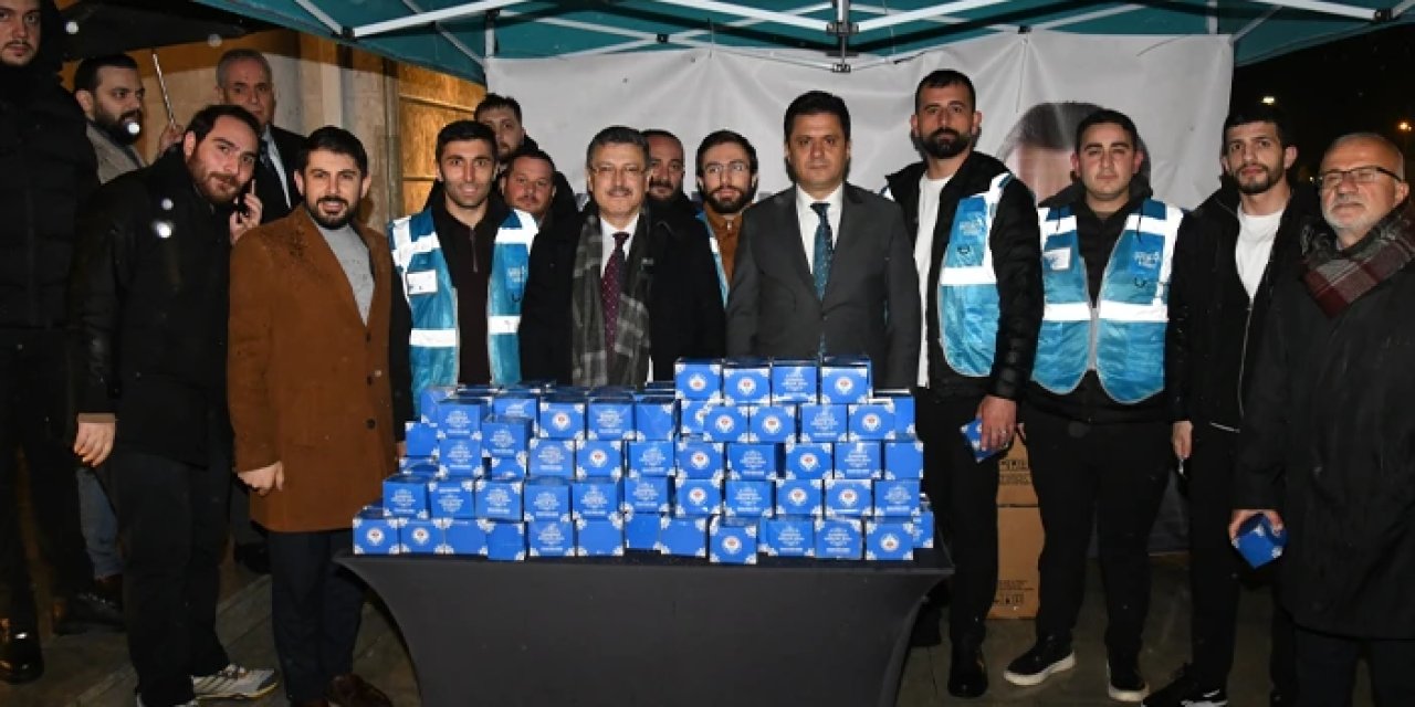 Trabzon'da Başkan Genç Regaip Kandili'nde vatandaşlarla buluştu