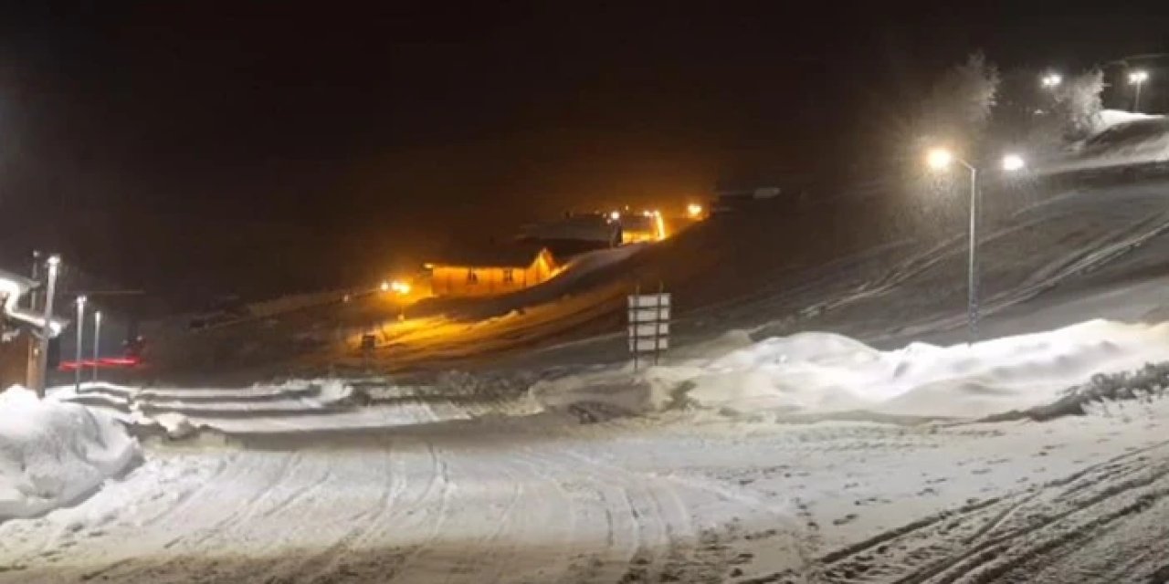 Rize'de Palovit  ve Handüzü'nde kar kalığında yarım metreyi geçti