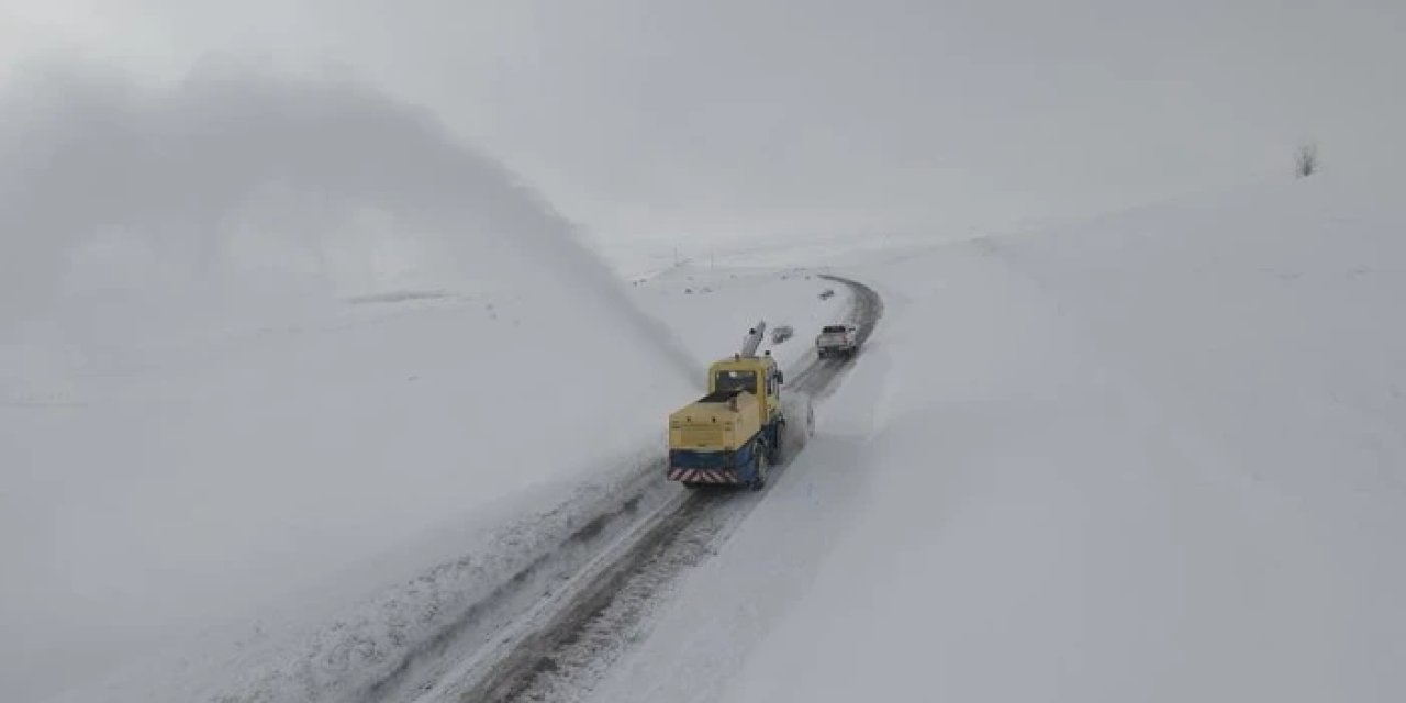 Bayburt beyaz örtü altında: 170 köyde karla mücadele