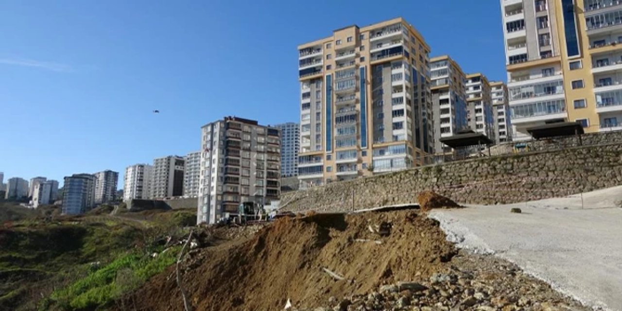 Yomra’da kaçak hafriyat döküm sahasında heyelan endişesi