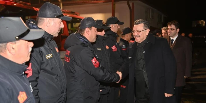 Başkan Genç’ten yılbaşında itfaiye ve TİSKİ personeline ziyaret