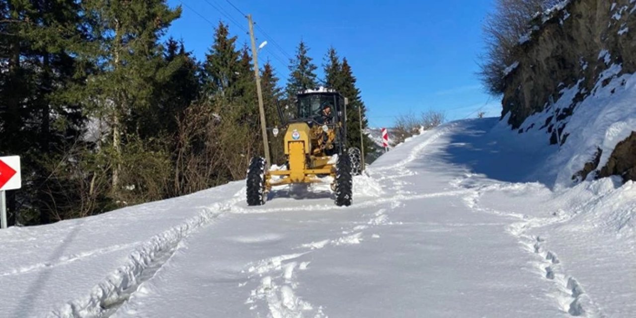 Trabzon'da karla mücadele sürüyor: 84 mahalle yolu ulaşıma açıldı