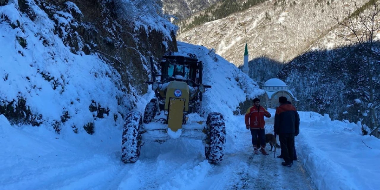 Trabzon Büyükşehir'e karla mücadelede tam not: Ulaşıma kapalı yol kalmadı