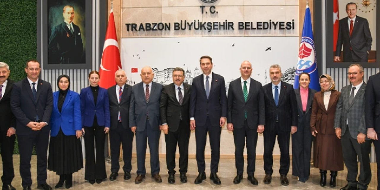Bakan Alparslan Bayraktar’dan Trabzon Büyükşehir Belediyesi’ne ziyaret