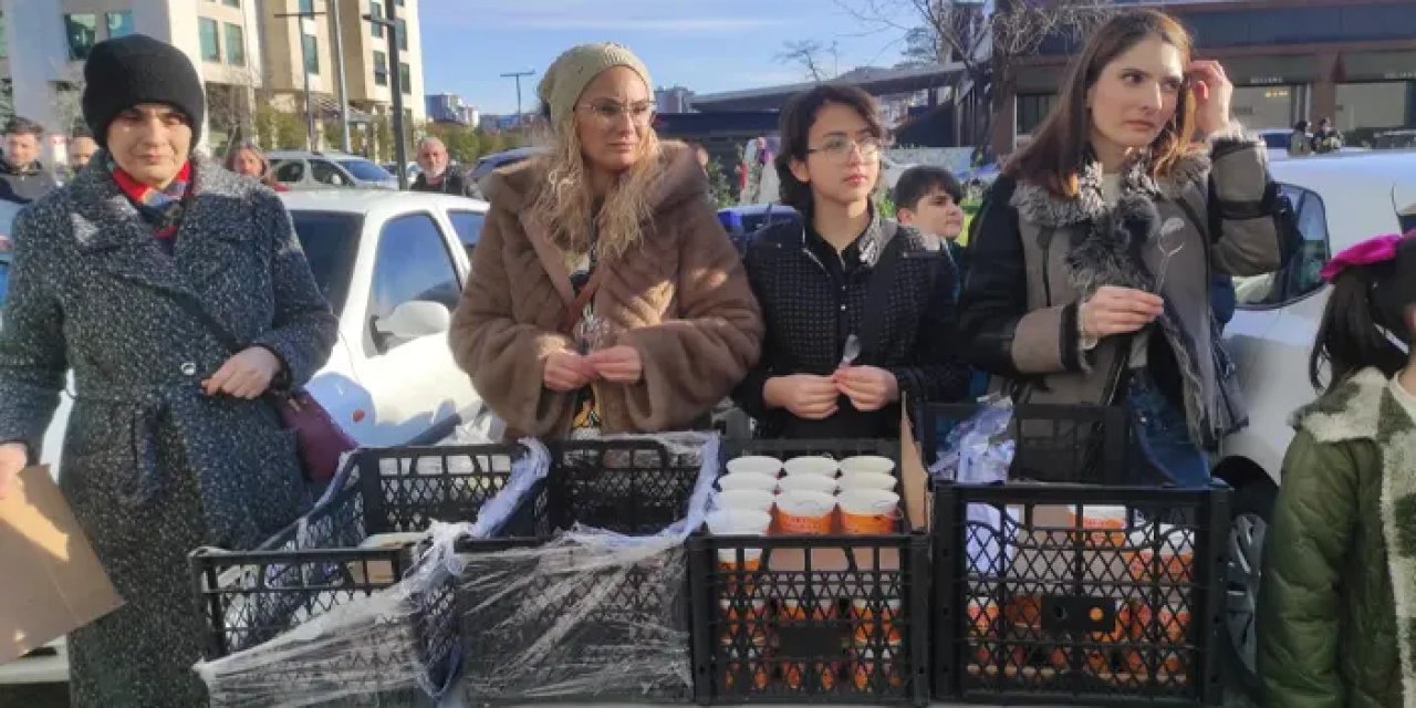 Trabzon'da Taşacak Bu Deniz ekibine Hamsiköy sütlacı ikramı