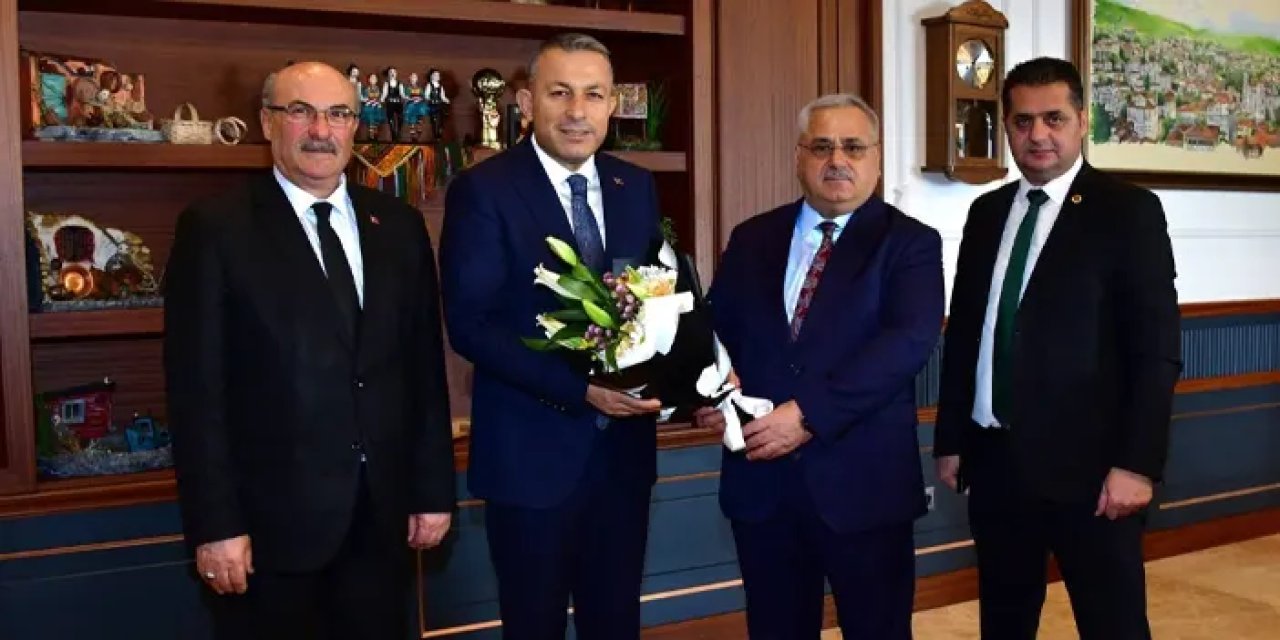 Trabzon Muhtarlar Federasyonu'dan Vali Tahir Şahin'e hayırlı olsun ziyareti