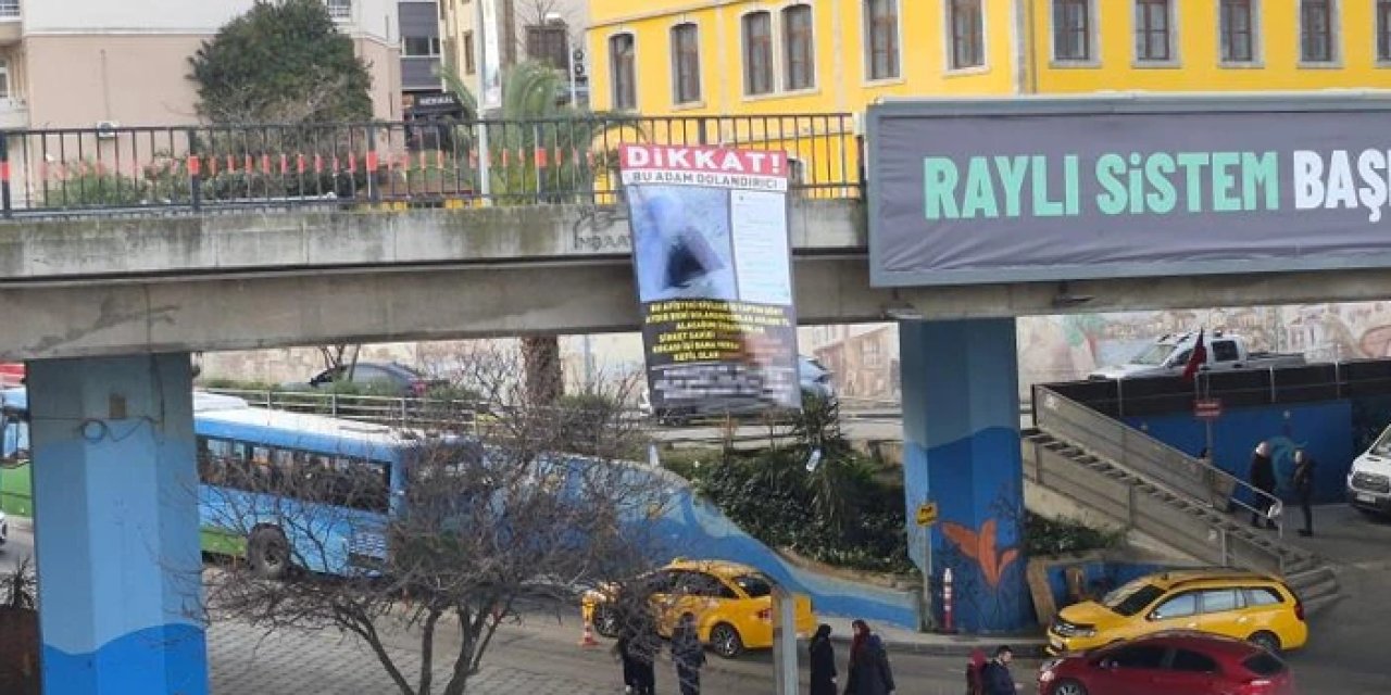 Trabzon'da şaşkına çeviren afiş! "Dolandırıldım" diyerek astı