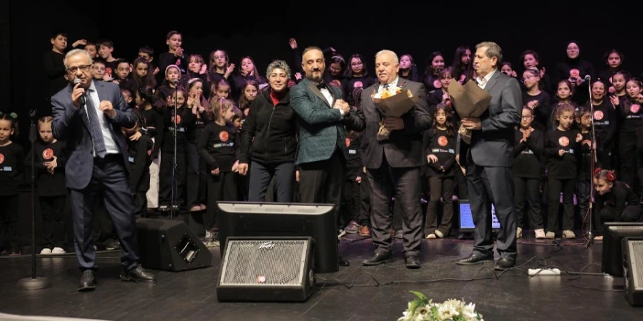 Trabzon'da Temel Yaşar Çorlu İlkokulu'ndan gönüllere dokunan tasavvuf konseri