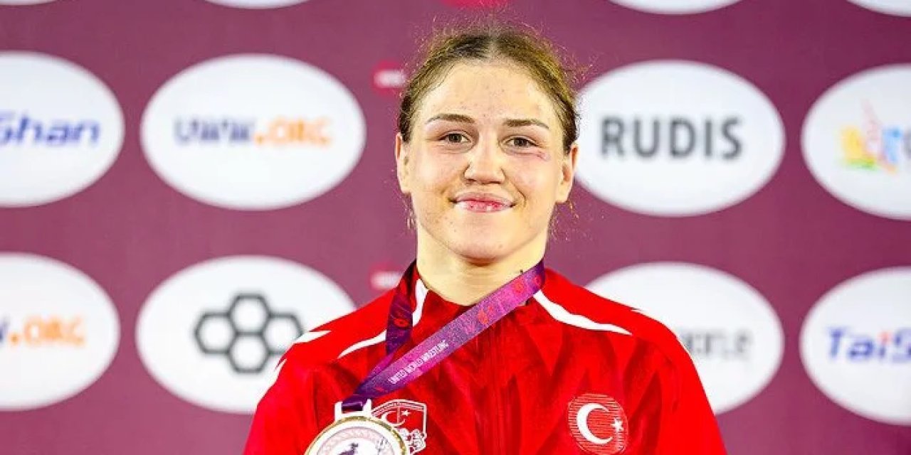Trabzon Büyükşehir'in sporcusu Beyzanur Akkuş U20 Avrupa Güreş Şampiyonası’nda şampiyon