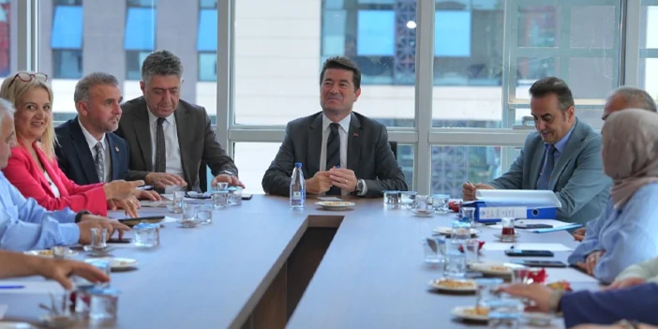 Ortahisar Belediye Başkanı Ahmet Kaya engelli dernekleriyle bir araya geldi