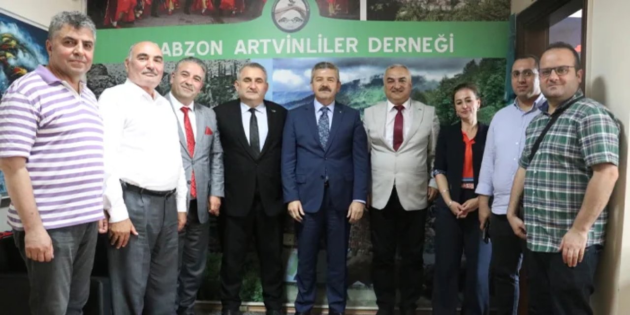Artvin Valisi Dr. Turan Ergün’den Trabzon Artvinliler Derneği’ne Ziyaret