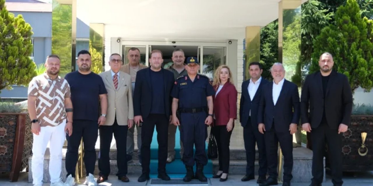 Giresunspor Başkanı Emin Eltuğral ve yönetiminden İl Jandarma Komutanı Özgür Özer'e ziyaret
