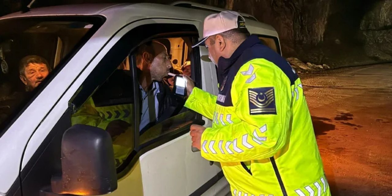 Giresun'da İl Jandarma ekipleri trafik denetimlerini artırdı