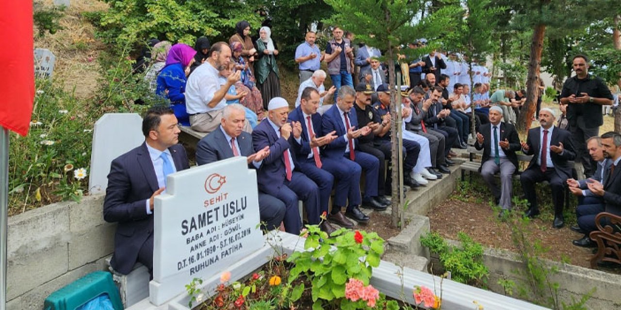 Trabzon Valisi Aziz Yıldırım'dan şehit Samet Uslu'nun kabrine ziyaret