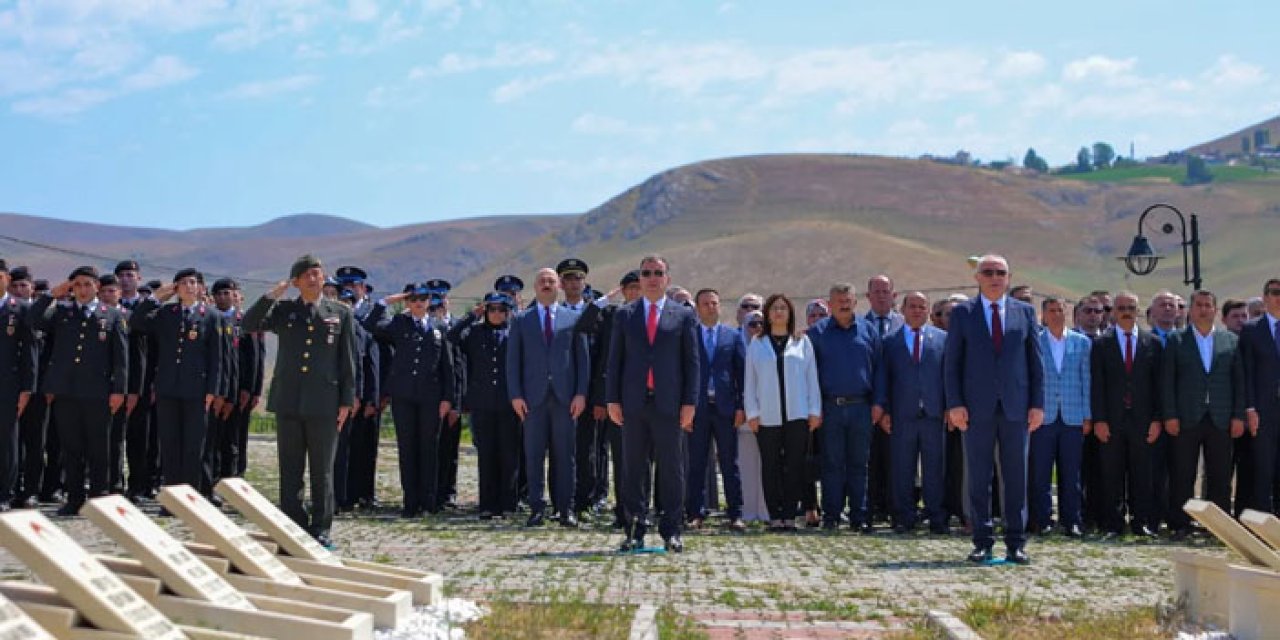Bayburt'ta il protokolünden 15 Temmuz'da şehitlik züyareti