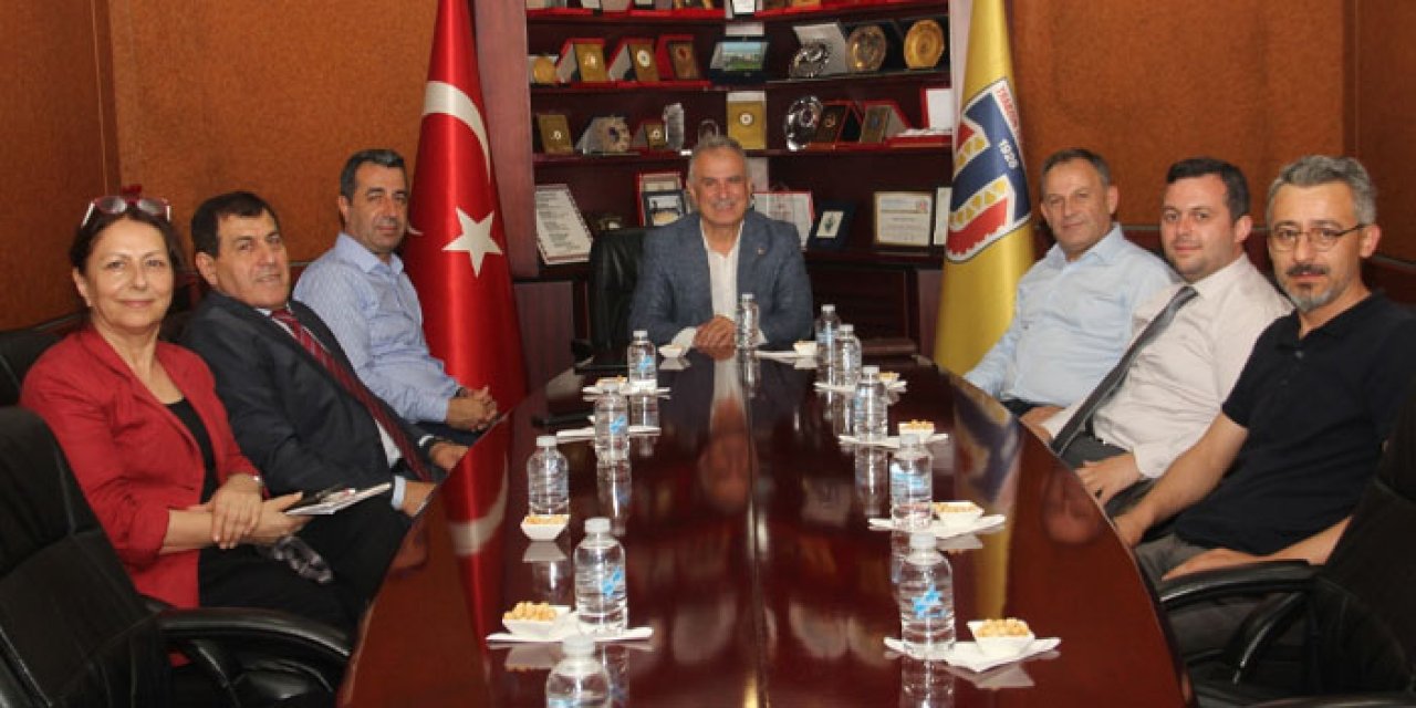 CHP heyetinden Trabzon Ticaret Borsası'na ziyaret: Gündemde fındık var