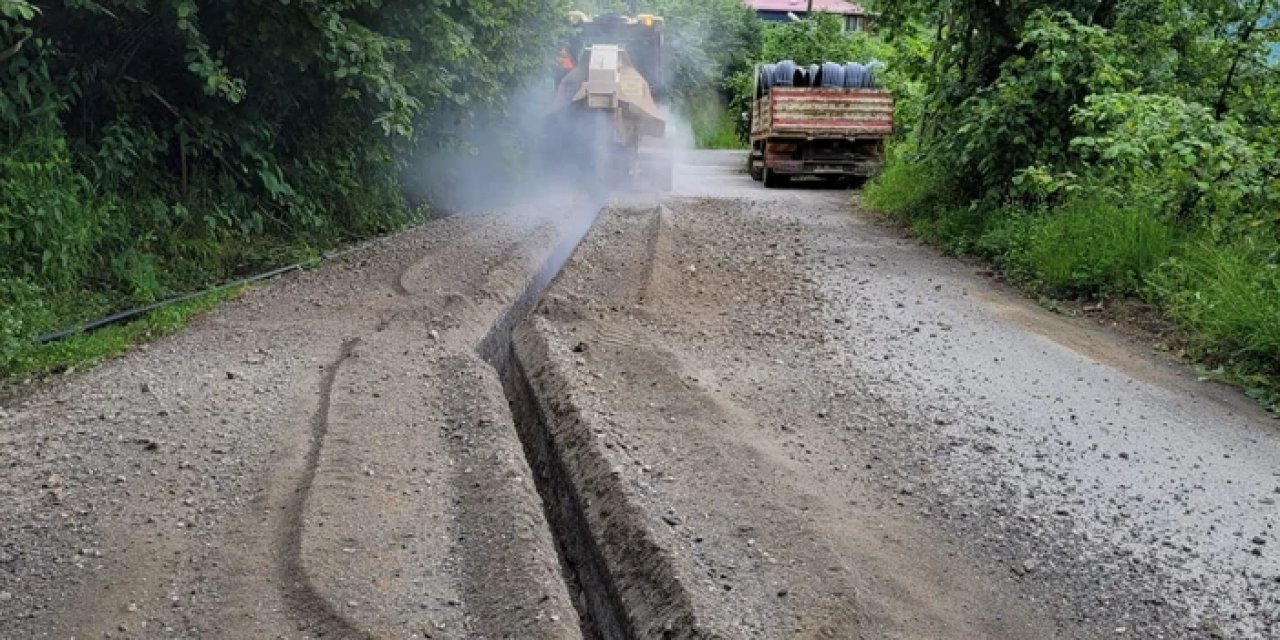 Trabzon Büyükşehir'den Yomra Demiciler'de su hattı çalışması