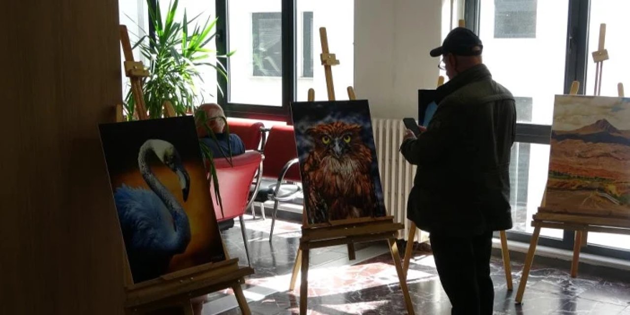 Trabzon'da hemşire Farabi Hastanesi'nde fotoğraf sergisi açtı