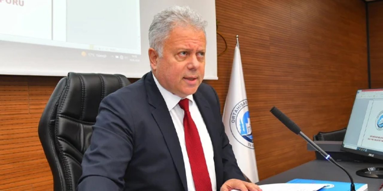 Cüneyt Zorlu'dan Trabzon'a gelecek Bakan Kurum'a: "Şehri protokolden değil,  altyapının çöktüğü sahalardan görsün"