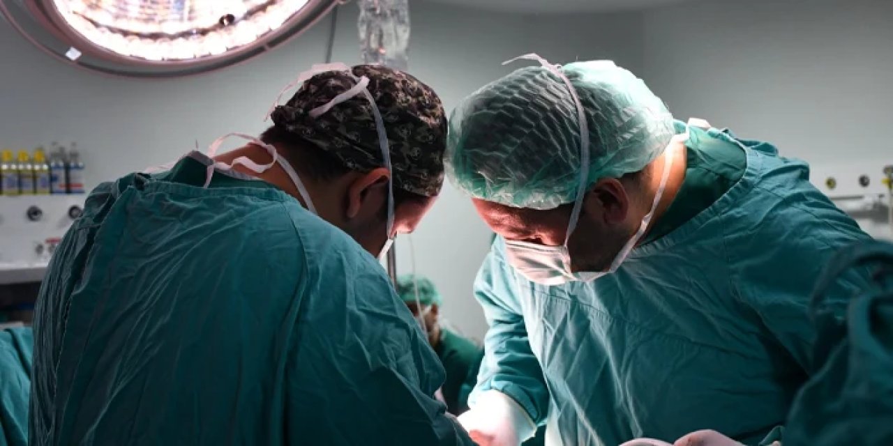 Dr. Mehmet Uluşahin: "Meme kanserinde erken tanı ve ekip tedavisi hayat kurtarıyor"