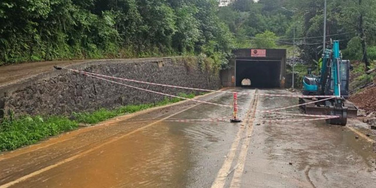 Artvin'de heyelan riski nedeniyle o tünel trafiğe kapatıldı