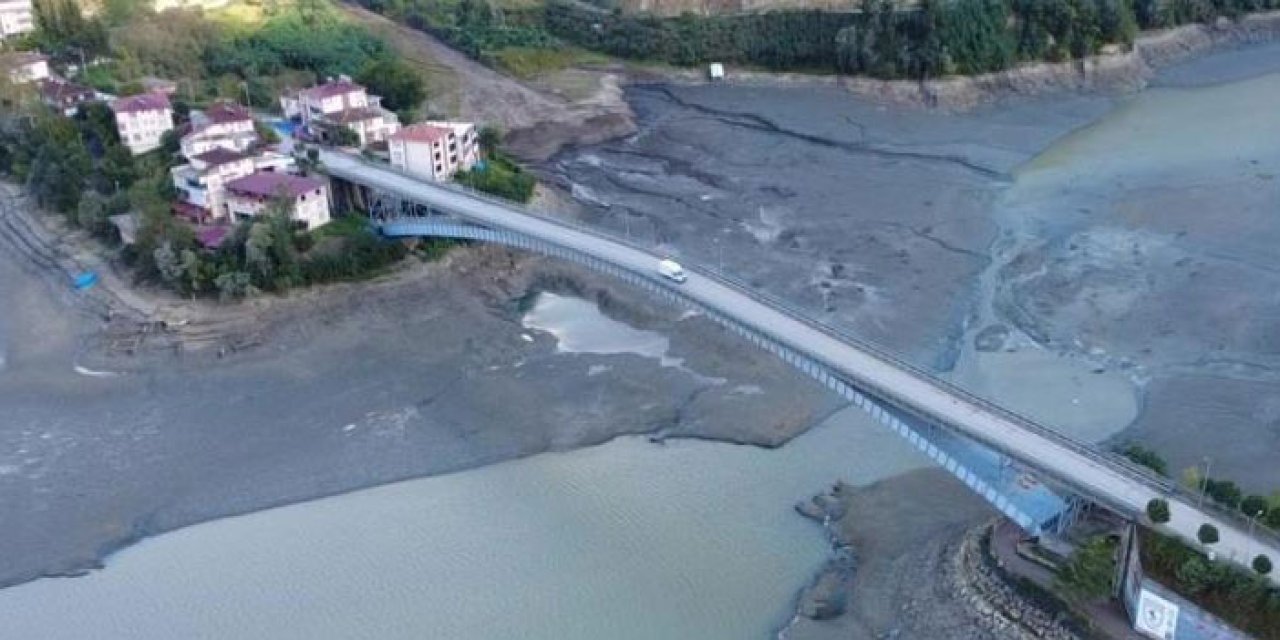 "Saklı cennet" Ayvacık'ta baraj suları çekildi! Kara ortaya çıktı