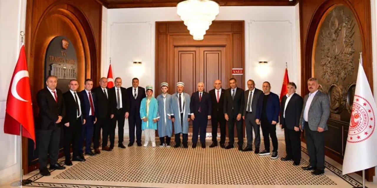 Trabzon Valisi Aziz Yıldırım yılın ahi ve çıraklarını ağırladı