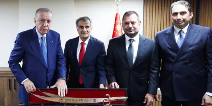 Trabzonspor'dan Cumhurbaşkanı Erdoğan'a sürpriz ziyaret: Şenol Güneş de heyette
