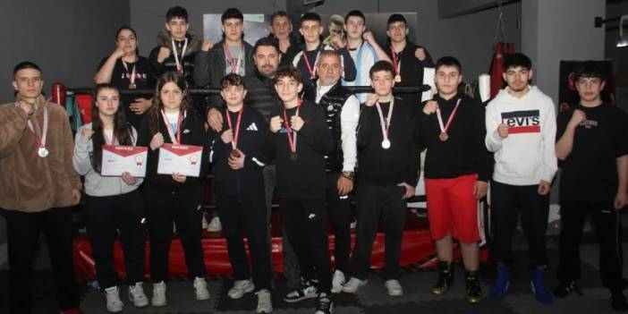 Trabzon Yıldız Boks Spor Kulübü'nden büyük başarı! İl seçmelerinde 13 madalya