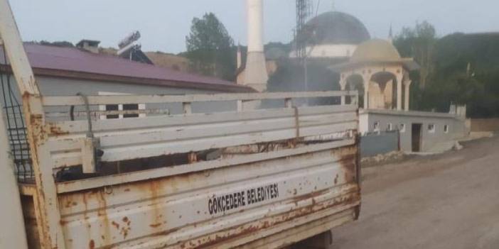 Bayburt'un köylerinde sinek ve haşerelere karşı ilaçlama çalışması