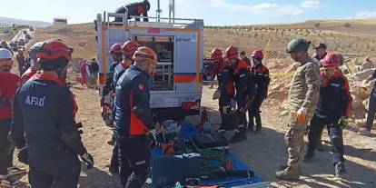 Bayburt'ta gerçeğini aratmayan tatbikat! 5,9'luk deprem tatbikatı yapıldı