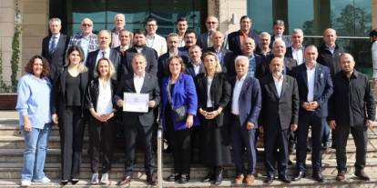 CHP Trabzon'da İl Başkanı Mustafa Bak mazbatasını aldı